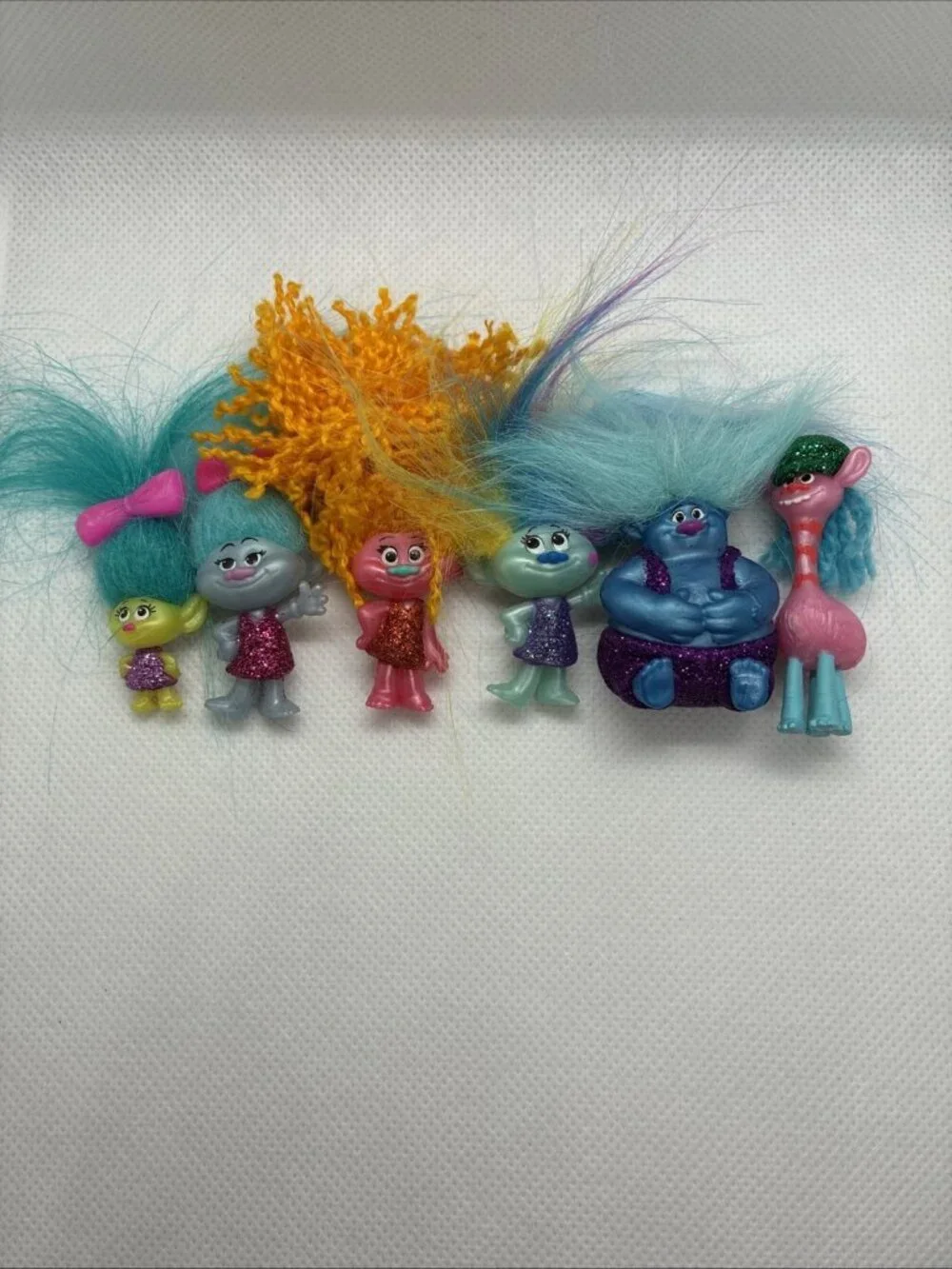 DreamWorks Trolls Figure Lot 6 Mini Dolls Glitter Hair Toy Collectible Figures